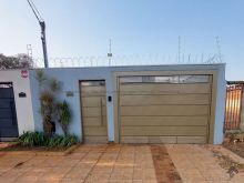 Casa térrea boa localização