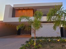 Casa em condomínio - eletros na cozinha e armários