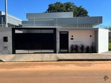 Casa térrea bem construída com ambientes amplos