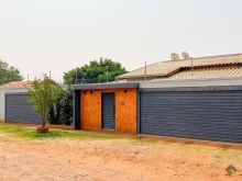 Casa com ampla área de lazer