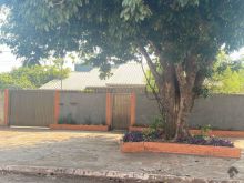 Casa espaçosa em ótima localização