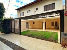 Sobrado com elevador no Bela Vista