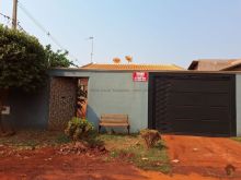 Muito bem construída e de esquina