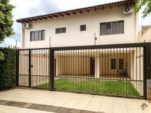 Sobrado amplo com elevador