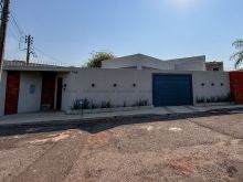 Casa comercial no bairro Monte Carlo