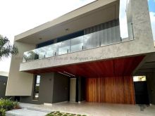 Sobrado de luxo em condomínio exclusivo