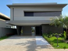 Deslumbrante sobrado com móveis planejados