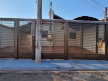 Casa em condomínio com segurança e lazer