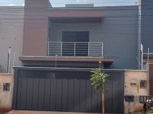 Lindo sobrado com três quartos