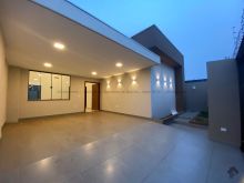 Casa com 3 dormitórios sendo duas suítes - próximo UCDB