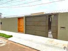 Casa térrea com 3 quartos sendo uma suíte