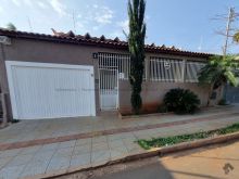 Casa comercial no Centro