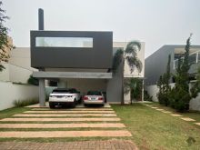 Sobrado incrível com piscina e fotovoltaica