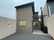 Casa de 02 quartos com suíte e churrasqueira