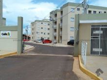 Apartamento com sacada próximo a avenida Três Barra