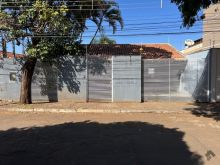 Casa no Tiradentes com 03 quartos