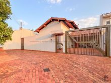 Casa térrea com terreno de 600 m²