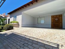 Linda casa térrea com amplo sótão - Jardim São Bento