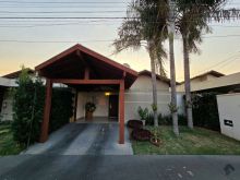 Linda casa em condominio no Tiradentes