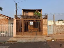 Sobrado central - comercial ou residencial