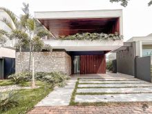 Casa térrea com 3 suítes e piscina em Alphaville II