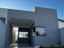 Casa térrea com ótimo acabamento