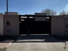 Com 3 quartos com amplo quintal
