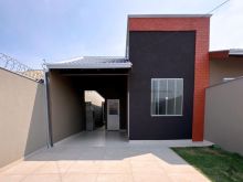 Linda casa com área gourmet em excelente localização