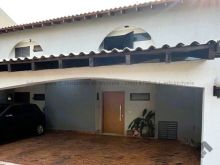 Sobrado com 03 suítes - projeto único e diferenciado