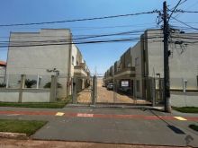 Sobrado em condomínio excelente localização