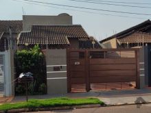 Belíssima casa com piscina