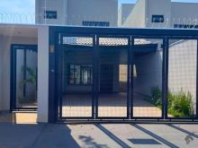 Sobrado novo e moderno