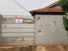 Ótima casa a 100m do shopping