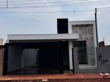 A poucos metros da avenida e da área industrial