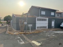 Troca ou vende sobrado em condomínio por casa