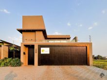 Excelente casa no Jardim Cristhais I