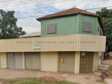 Sobrado de esquina com salão comercial