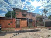 Sobrado de esquina no Chácara Cachoeira