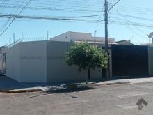 Excelente imóvel com amplo terreno