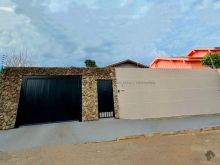 Casa bem localizada - oportunidade