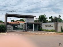 Casa em condomínio com planejados e área gourmet