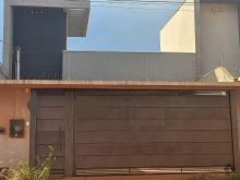 Casa moderna e espaçosa com área gourmet