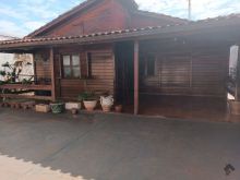 Casa 01 suíte - 02 quartos - terreno 360m²