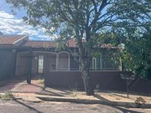 Casa de esquina - 100m da Rodolfo José Pinho