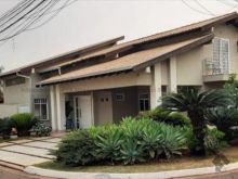 Casa em condomínio fechado