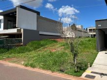 Terreno frente para área de lazer no Damha IV