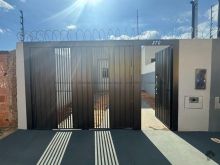 Novo - 2 quartos e quintal
