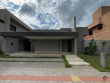 Casa térrea no condomínio Damha II