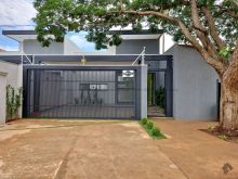 Casa térrea com 3 suítes e piscina no Rita Vieira