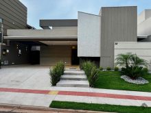Belíssima casa rica em armários planejados